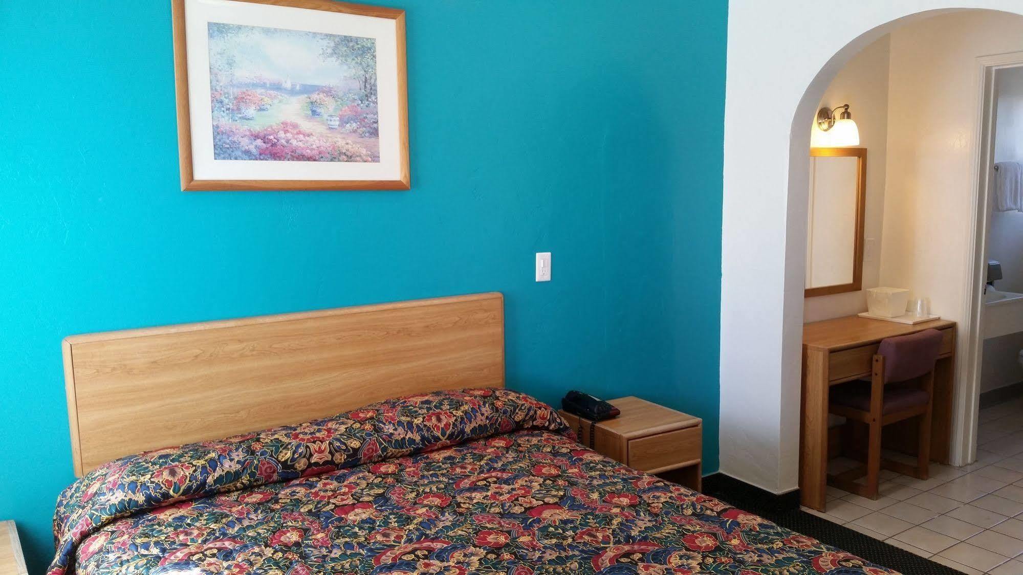 Hotel Economy